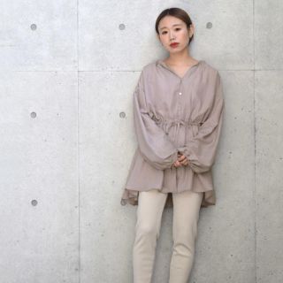 ダブルクローゼット(w closet)のウエストリボンギャザーブラウス(シャツ/ブラウス(長袖/七分))