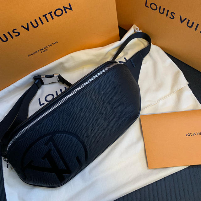 ルイヴィトン LOUIS VUITTON バムバッグ M55131 エピ LVサークル カバン ショルダーバッグ ウエストバッグ エピレザー ブラック