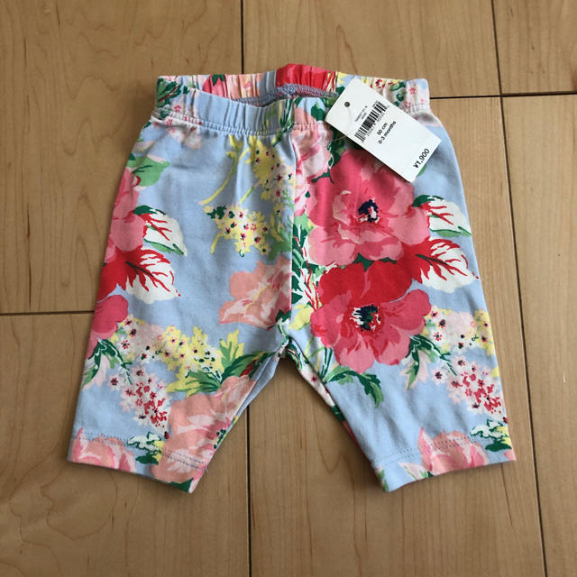 babyGAP(ベビーギャップ)の新品未使用 babyGAP 花柄レギンス 50cm キッズ/ベビー/マタニティのベビー服(~85cm)(パンツ)の商品写真