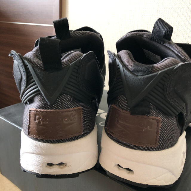 Reebok(リーボック)のリーボック  ポンプフューリー黒×デニム？27.5 メンズの靴/シューズ(スニーカー)の商品写真