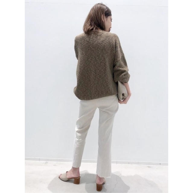 L'Appartement DEUXIEME CLASSE(アパルトモンドゥーズィエムクラス)の新品タグ付 アパルトモン Linen Cropped パンツ 36 レディースのパンツ(クロップドパンツ)の商品写真