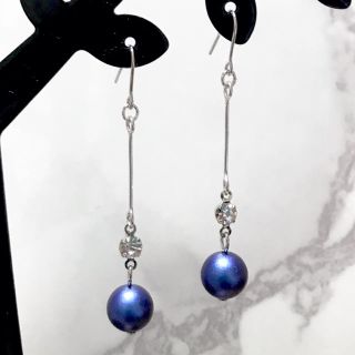 スワロフスキー(SWAROVSKI)の【Swarovski】クリスタルイラデサントダークブルー✴︎ピアス&イヤリング(ピアス)