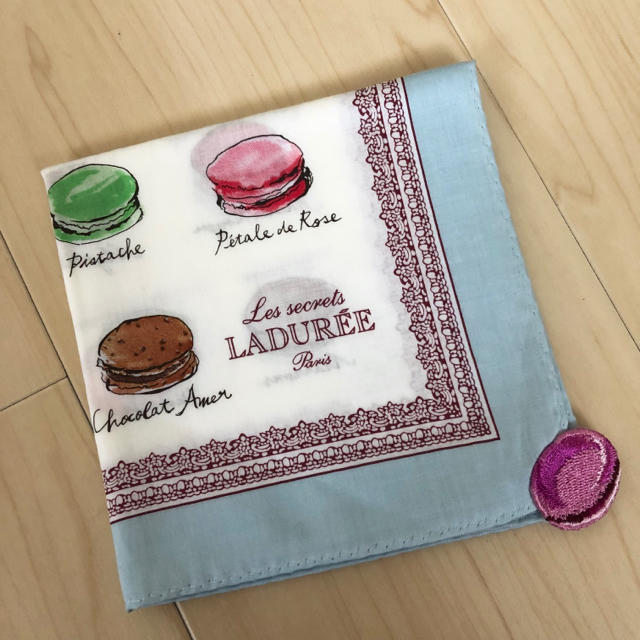 LADUREE(ラデュレ)のラデュレ LADUREE マカロン ハンカチ 【新品・未使用】 レディースのファッション小物(ハンカチ)の商品写真