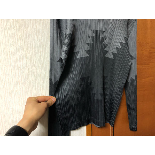 PLEATS PLEASE ISSEY MIYAKE(プリーツプリーズイッセイミヤケ)のプリーツプリーズ ネイティブ柄 トップス レディースのトップス(カットソー(長袖/七分))の商品写真