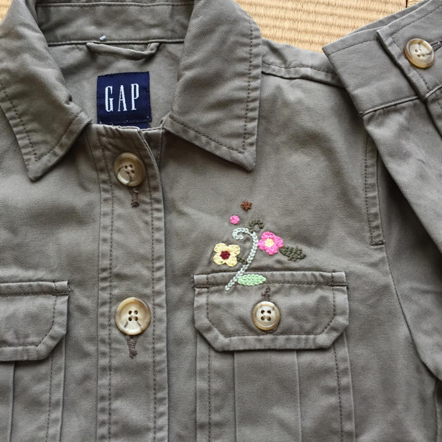 GAP(ギャップ)の美品 GAP120 キッズ/ベビー/マタニティのキッズ服女の子用(90cm~)(ジャケット/上着)の商品写真