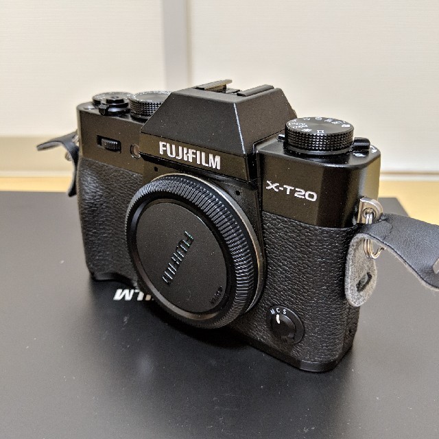 富士フイルム FUJIFILM X-T20 ボディーのみ ブラック