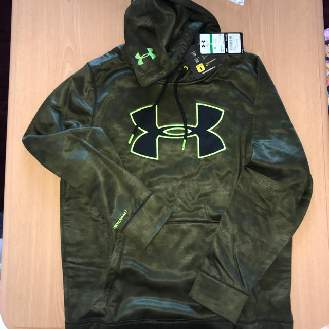 UNDER ARMOUR(アンダーアーマー)の【新品】アンダーアーマー  メンズ アーマーフリースパーカー メンズのトップス(パーカー)の商品写真