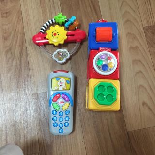 フィッシャープライス(Fisher-Price)のフィッシャープライス 歯固め ぴょっこりブロック リモコン(知育玩具)