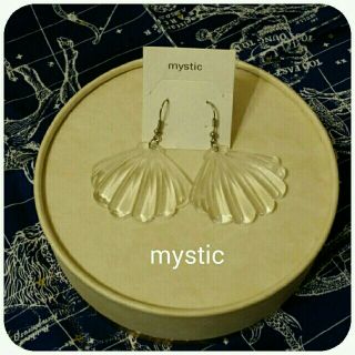 ミスティック(mystic)のmystic シェルモチーフクリアピアス(ピアス)