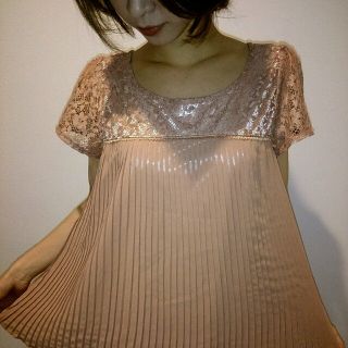 エル(ELLE)のピンクベージュのシフォントップス(カットソー(半袖/袖なし))