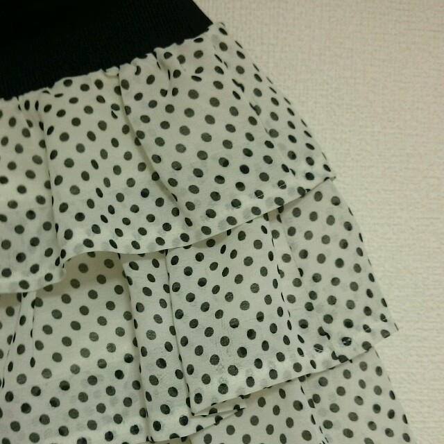 GU(ジーユー)の水玉ドット♥フリフリスカート♡フリル レディースのスカート(ミニスカート)の商品写真