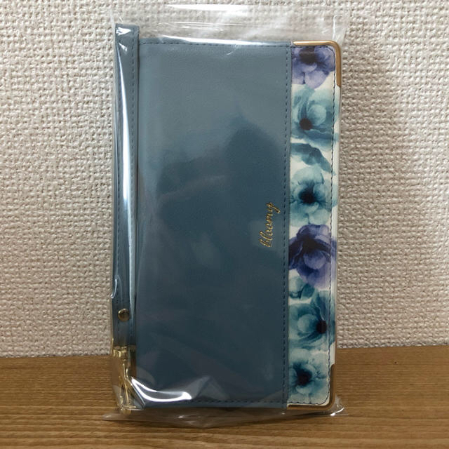 iPhone8Plus iPhone7Plus専用 手帳型ケース 水色 花 新品 スマホ/家電/カメラのスマホアクセサリー(iPhoneケース)の商品写真