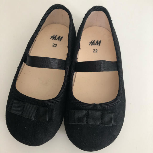 H&M(エイチアンドエム)のH&M バレイシューズ 黒 13cm/ サイズ22 キッズ/ベビー/マタニティのベビー靴/シューズ(~14cm)(フォーマルシューズ)の商品写真