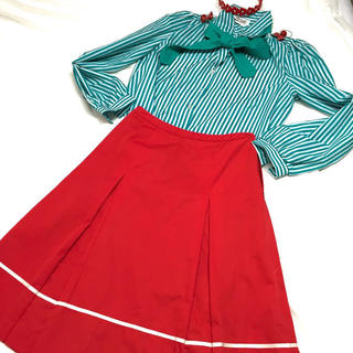 赤レトロボックスプリーツスカート(ひざ丈スカート)