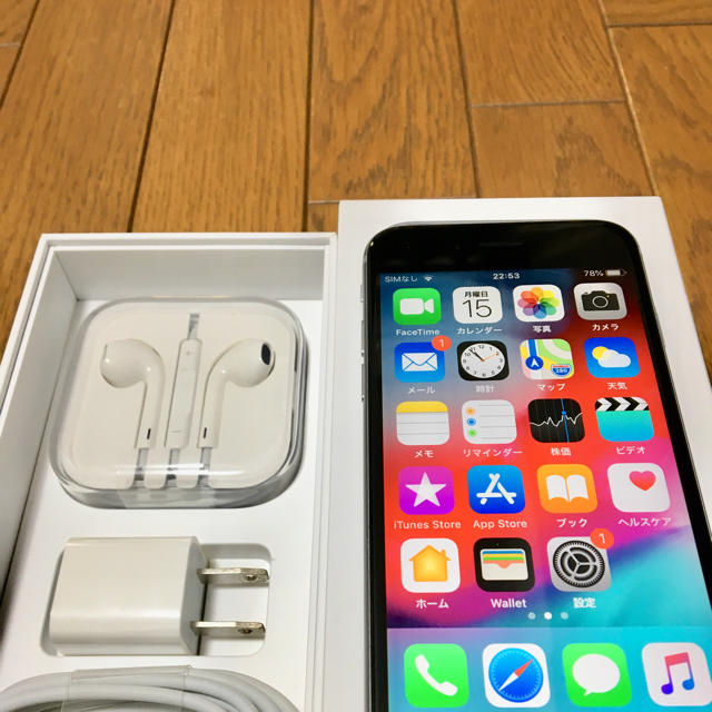 Apple(アップル)のiPhone 6s 64GB Space Gray au スマホ/家電/カメラのスマートフォン/携帯電話(スマートフォン本体)の商品写真