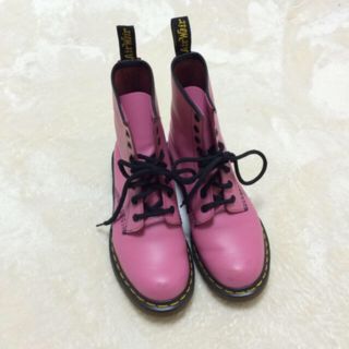 ドクターマーチン(Dr.Martens)の♡Dr. Martenのピンクブーツ♡(ブーツ)