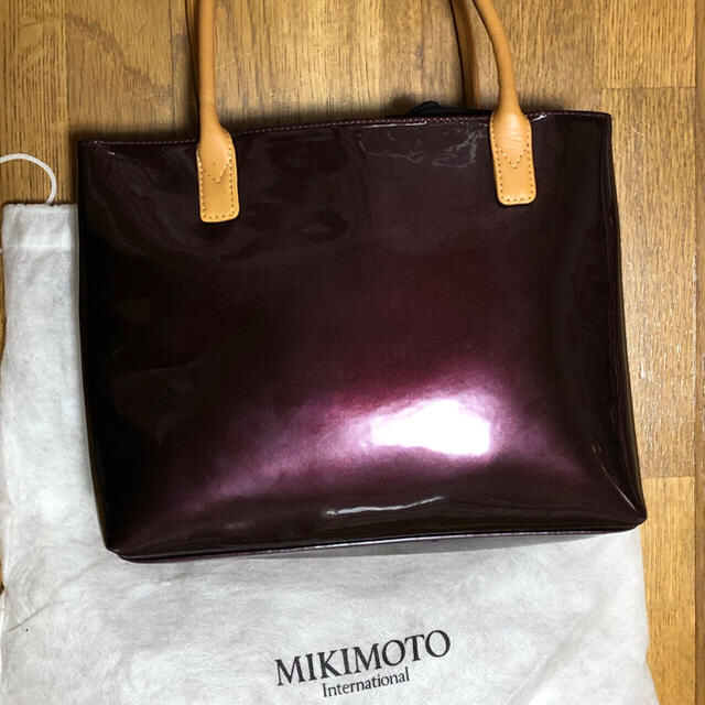 MIKIMOTO(ミキモト)のミキモト エナメルバッグ 2点セット レディースのバッグ(ハンドバッグ)の商品写真