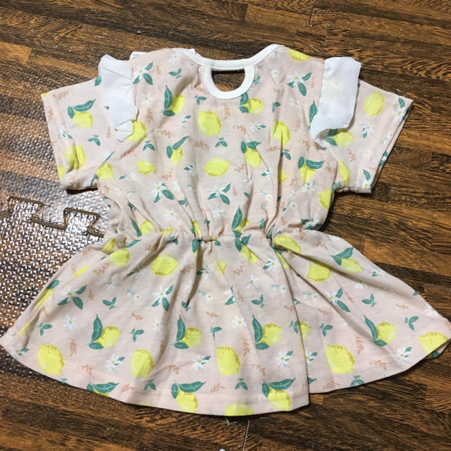 しまむら(シマムラ)のレモン柄半袖トップス 100 キッズ/ベビー/マタニティのキッズ服女の子用(90cm~)(Tシャツ/カットソー)の商品写真