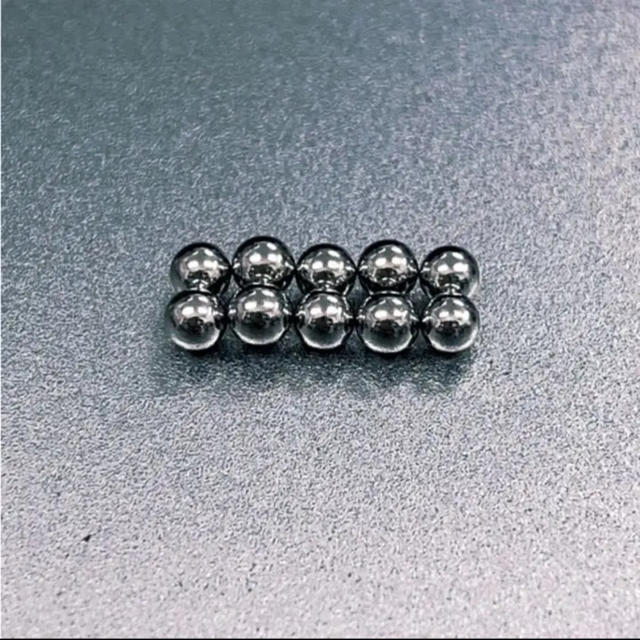 フェイクピアス (3mm✗5セット) メンズのアクセサリー(ピアス(片耳用))の商品写真