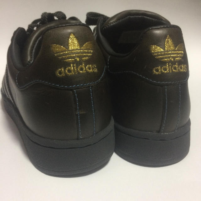 adidas(アディダス)のadidas superstar 25.0cm うーたん様専用 レディースの靴/シューズ(スニーカー)の商品写真