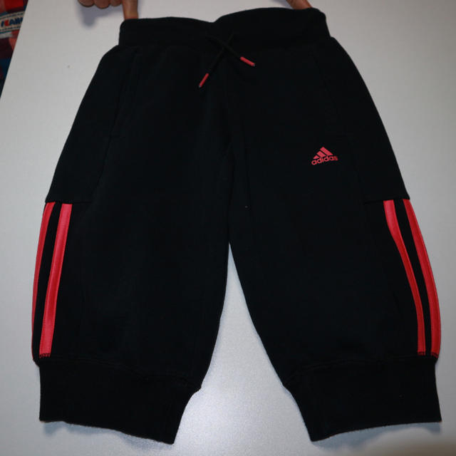 adidas(アディダス)のアディダス キッズ7分パンツ SPORT ESSENTIALS 120 キッズ/ベビー/マタニティのキッズ服男の子用(90cm~)(パンツ/スパッツ)の商品写真