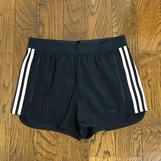 アディダス(adidas)のアディダスオリジナルス ショートパンツ Lサイズ(ショートパンツ)