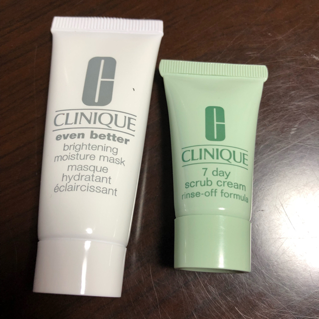 CLINIQUE(クリニーク)の【新品未使用★おまけつき】クリニーク リップ コスメ/美容のベースメイク/化粧品(リップグロス)の商品写真