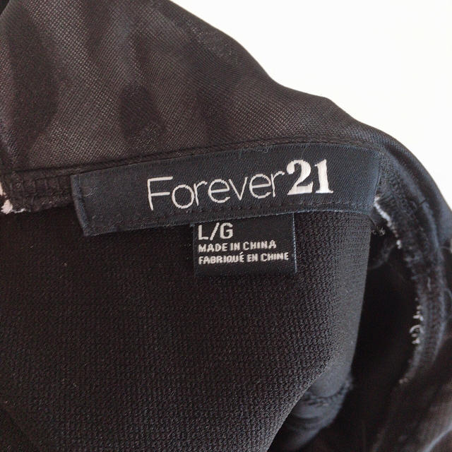 FOREVER 21(フォーエバートゥエンティーワン)の美品 F21 レオパード パーティードレス レディースのフォーマル/ドレス(ミディアムドレス)の商品写真