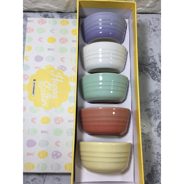 LE CREUSET(ルクルーゼ)の専用              ルクルーゼ プチラムカン イースター 5点 新品 インテリア/住まい/日用品のキッチン/食器(食器)の商品写真