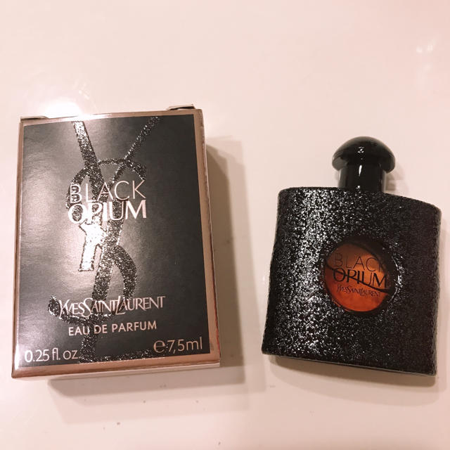 Yves Saint Laurent Beaute(イヴサンローランボーテ)の新品未使用！ YSL ブラック OP オーデパルファム 7.5ml コスメ/美容のキット/セット(サンプル/トライアルキット)の商品写真