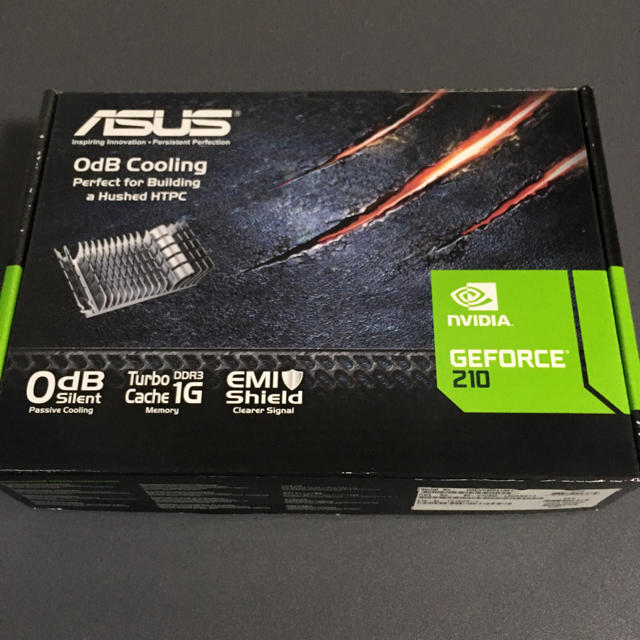 ASUS(エイスース)のグラフィックボード　nVIDIA GeForce 210 SILENT スマホ/家電/カメラのPC/タブレット(PCパーツ)の商品写真