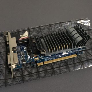 エイスース(ASUS)のグラフィックボード　nVIDIA GeForce 210 SILENT(PCパーツ)