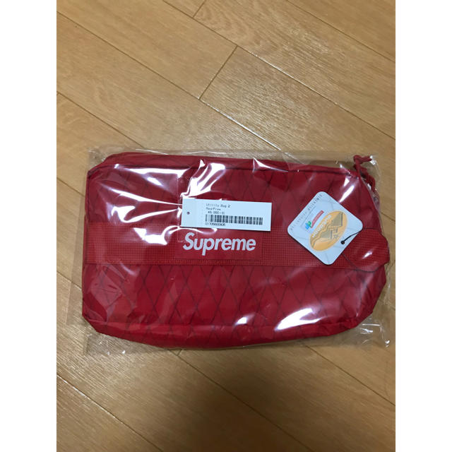 Supreme(シュプリーム)のsupreme utility bag赤 メンズのバッグ(セカンドバッグ/クラッチバッグ)の商品写真