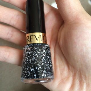 レブロン(REVLON)のレブロンネイル002(カラージェル)