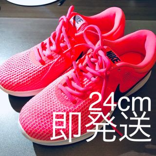 ナイキ(NIKE)のナイキ NIKE ランニングシューズ レディース ネオンピンク(スニーカー)