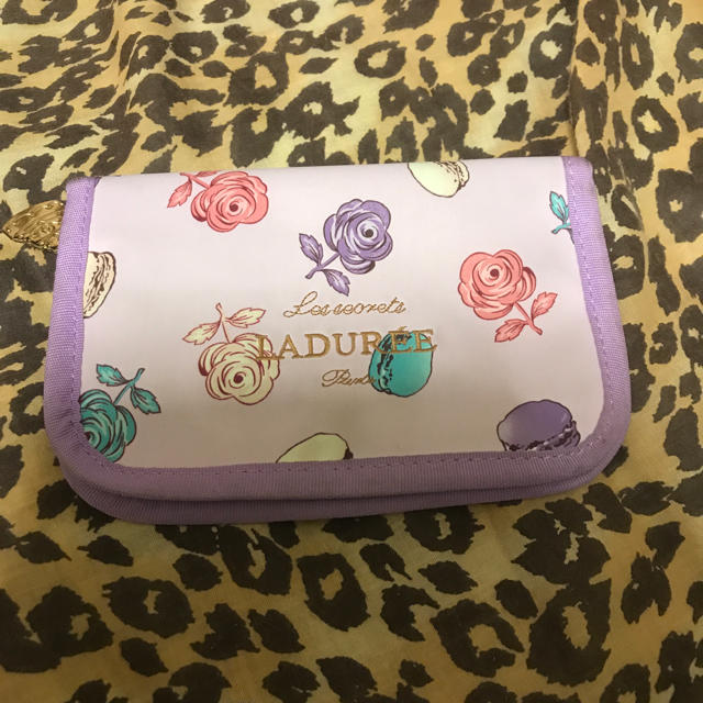 LADUREE(ラデュレ)の☆LADUREE ポーチ☆ レディースのファッション小物(ポーチ)の商品写真