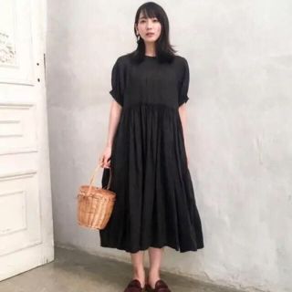 ネストローブ(nest Robe)の18ss  吉岡里帆さん着  ネストローブ リネンシャーリングワンピース(ロングワンピース/マキシワンピース)