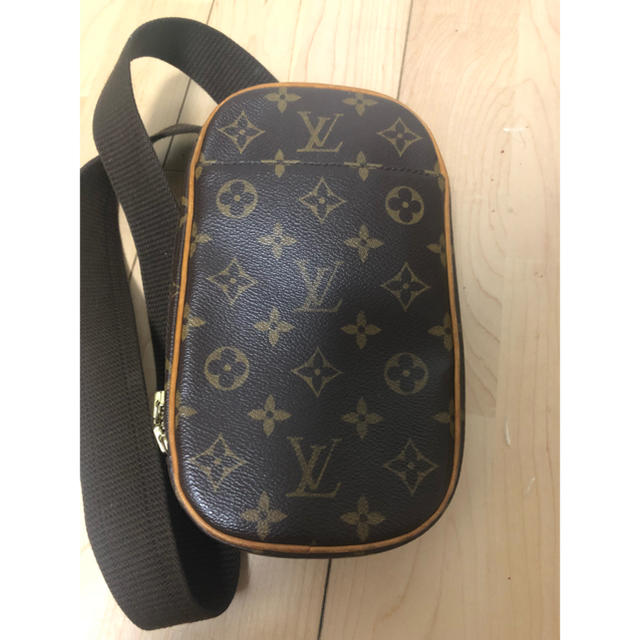 LOUIS VUITTON(ルイヴィトン)のLV メンズのバッグ(ウエストポーチ)の商品写真