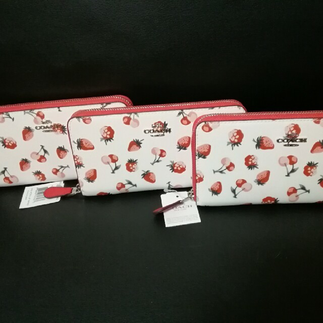 【売れ筋】 COACH - ☆シーン☆ 財布 【売れ筋】 COACH - ☆シーン☆ 財布