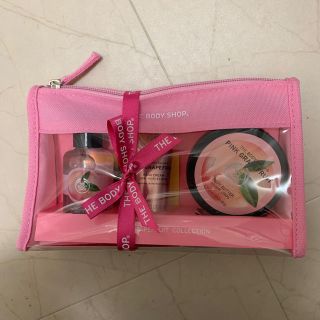 ザボディショップ(THE BODY SHOP)の新品★THE BODY SHOP ピンクグレープフルーツ ポーチギフト(ボディクリーム)