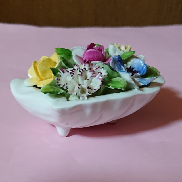 Royal Doulton - イングランド製 ロイヤルドルトン 置物 陶器 花飾り 