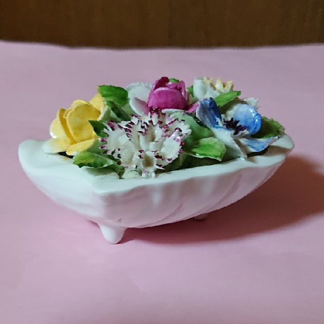 Royal Doulton イングランド製 ロイヤルドルトン 置物 陶器 花飾り 陶花の通販 By 鈴s Shop ロイヤルドルトンならラクマ