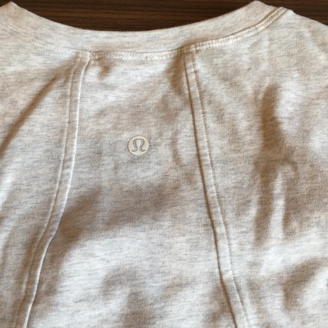 lululemon(ルルレモン)のルル・レモン トップス  カットソー  Tシャツ レディースのトップス(カットソー(半袖/袖なし))の商品写真