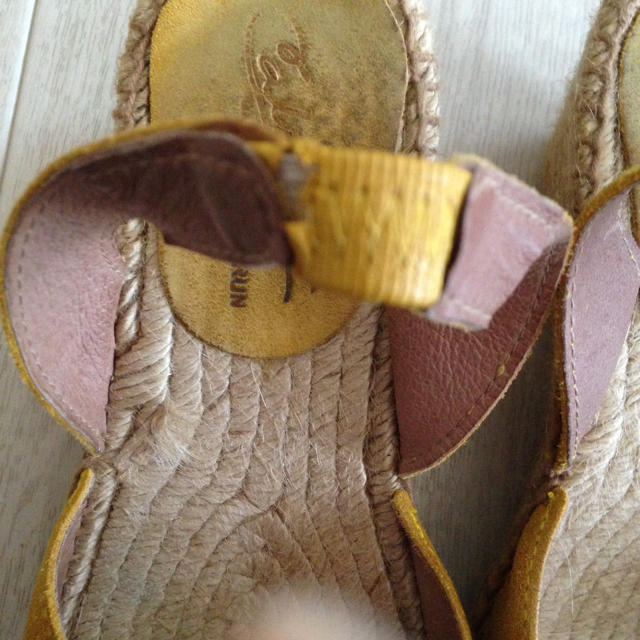 Calzanor(カルザノール)のカルザノール ウェッジソール サンダル マスタード 36 レディースの靴/シューズ(サンダル)の商品写真