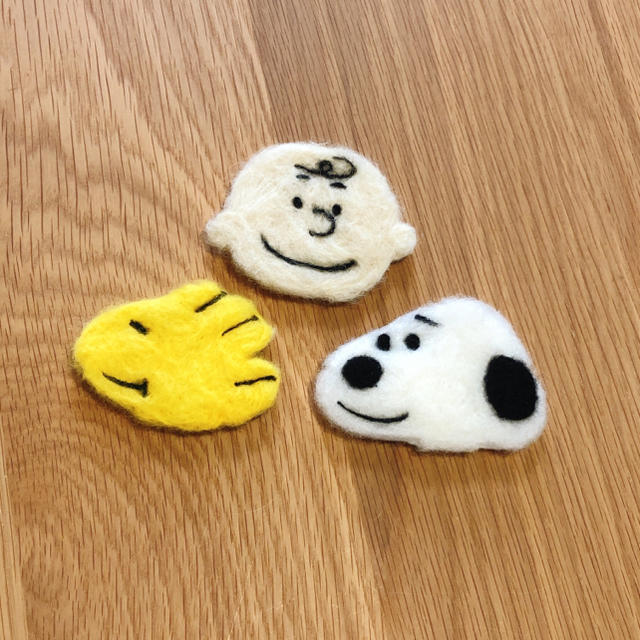 SNOOPY ブローチ レディースのアクセサリー(ブローチ/コサージュ)の商品写真