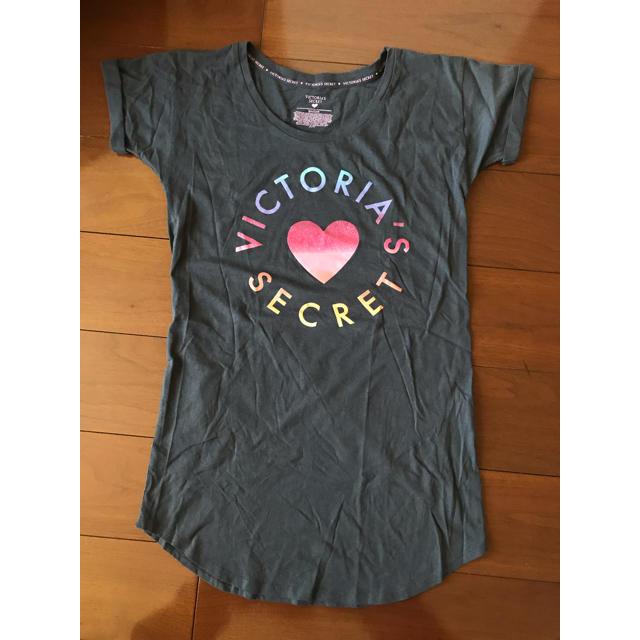 Victoria's Secret(ヴィクトリアズシークレット)のVictoria’s Secret  グレー Ｔシャツワンピ レディースのトップス(Tシャツ(半袖/袖なし))の商品写真