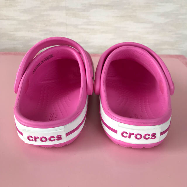 crocs(クロックス)のcrocsサンダル【新品・未使用】 キッズ/ベビー/マタニティのベビー靴/シューズ(~14cm)(サンダル)の商品写真