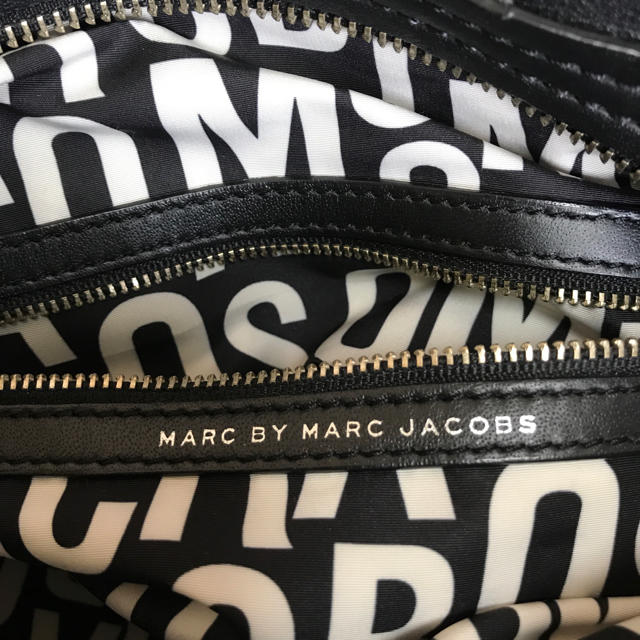 MARC BY MARC JACOBS(マークバイマークジェイコブス)のマークジェイコブス  バッグ  レディースのバッグ(ハンドバッグ)の商品写真