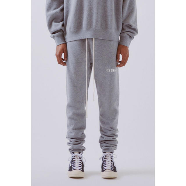 FEAR OF GOD(フィアオブゴッド)のfog essentials スウェットパンツ グレー S fearofgod メンズのパンツ(その他)の商品写真