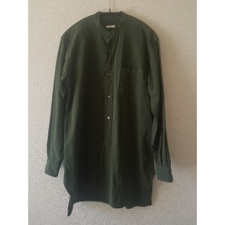 コモリ(COMOLI)のcomoli　コモリ　バンドカラーシャツ　サイズ１　グリーン(シャツ)